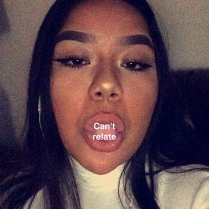 Meet your Posher, Yesenia